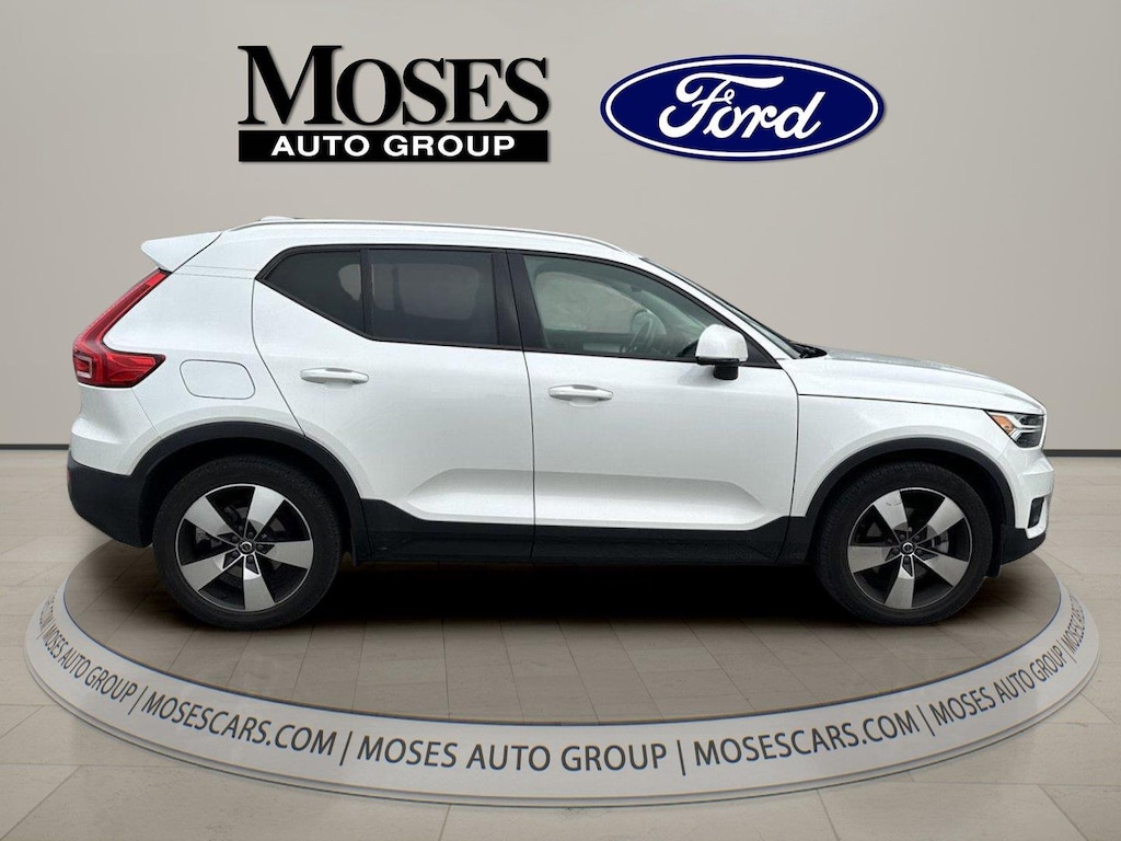 Used 2021 Volvo XC40 Momentum SUV