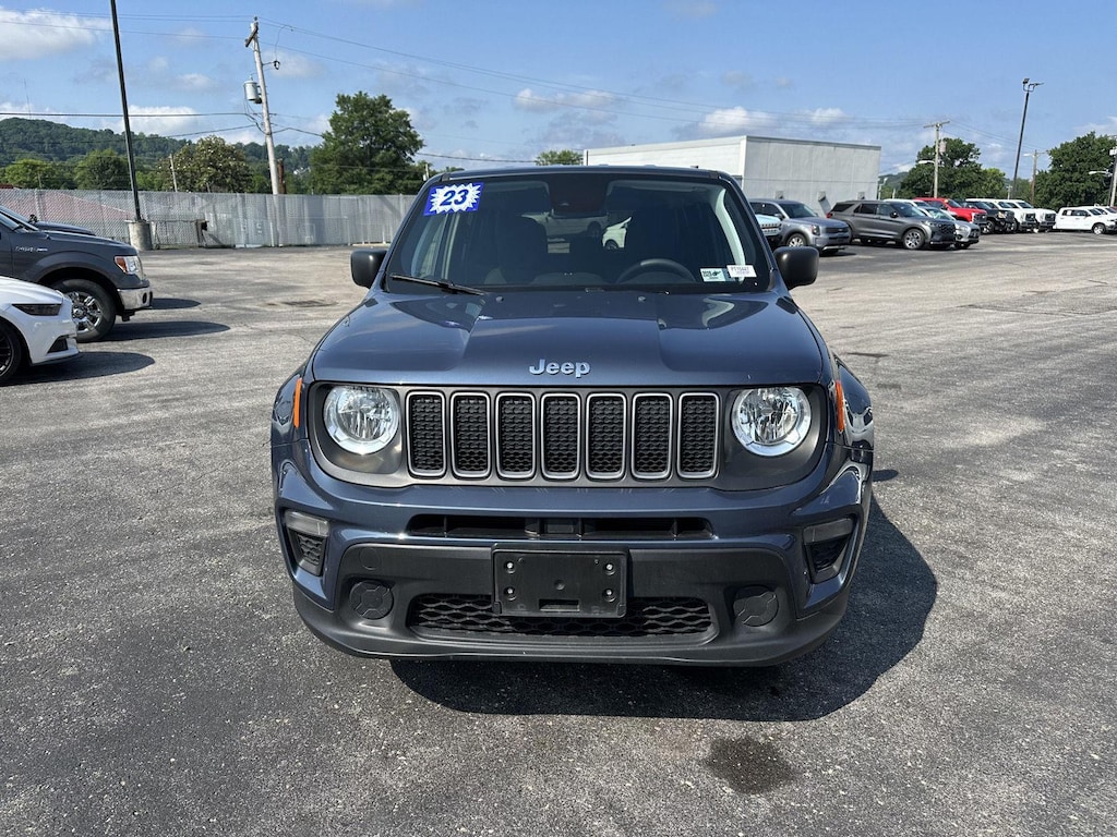Used 2023 Jeep Renegade Latitude SUV