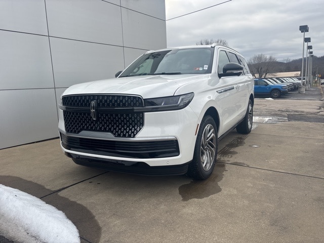 2025 Lincoln Navigator Reserve's photo