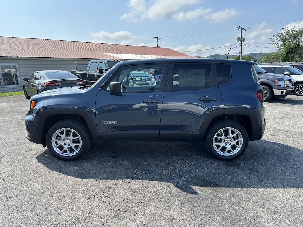 Used 2023 Jeep Renegade Latitude SUV