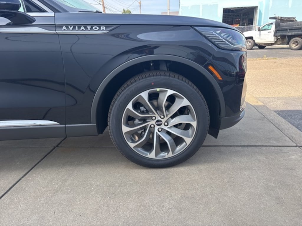 New 2025 Lincoln Aviator Premiere SUV