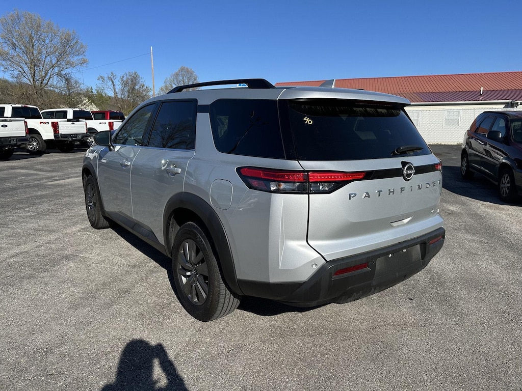 Used 2025 Nissan Pathfinder SV SUV