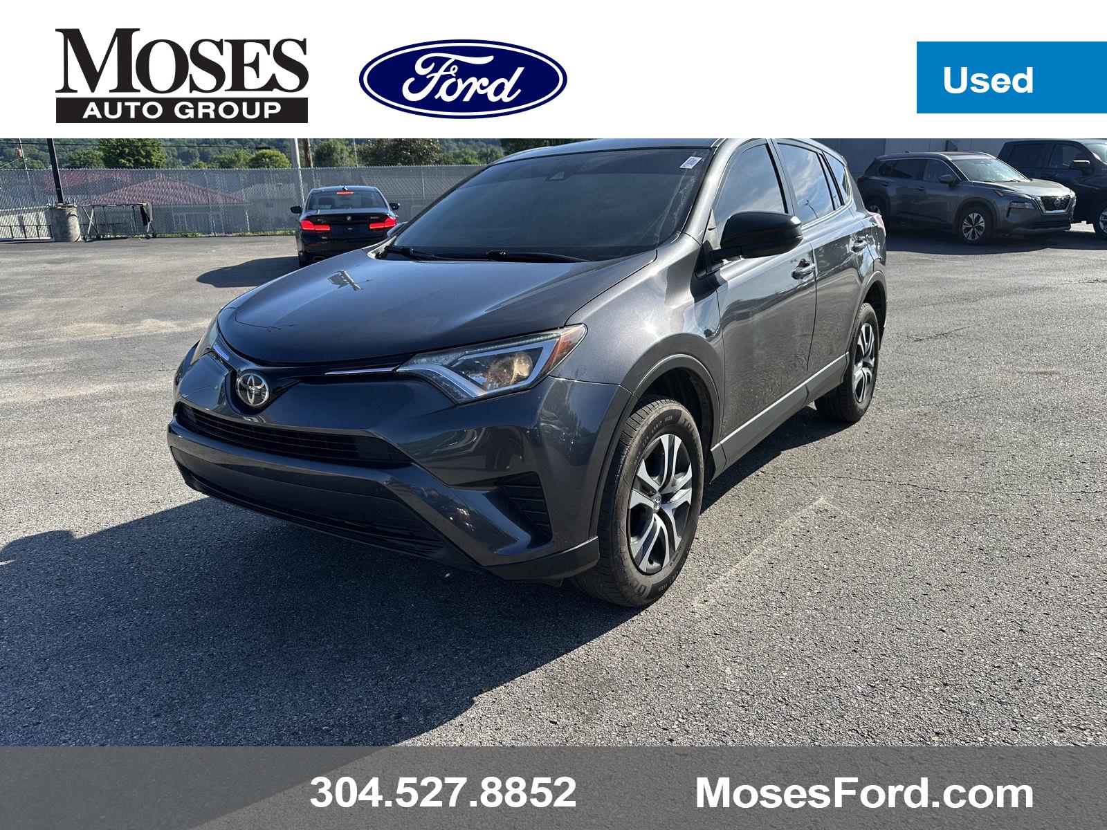 2018 Toyota RAV4 LE's photo