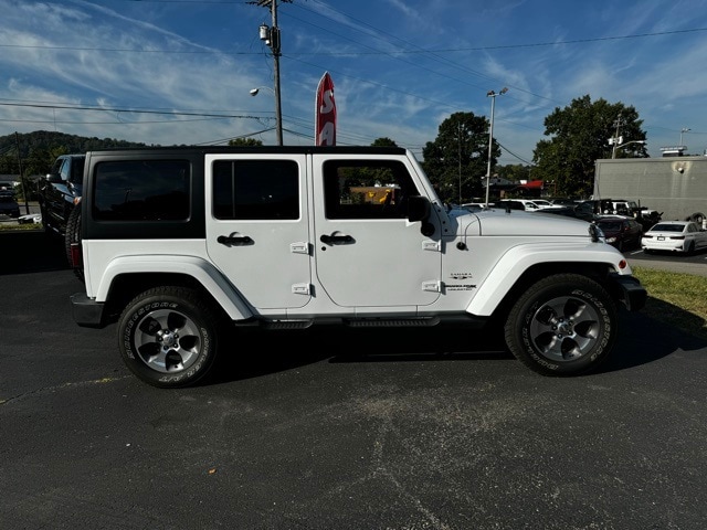 Certified 2018 Jeep Wrangler JK Unlimited Sahara with VIN 1C4BJWEGXJL840379 for sale in Saint Albans, WV