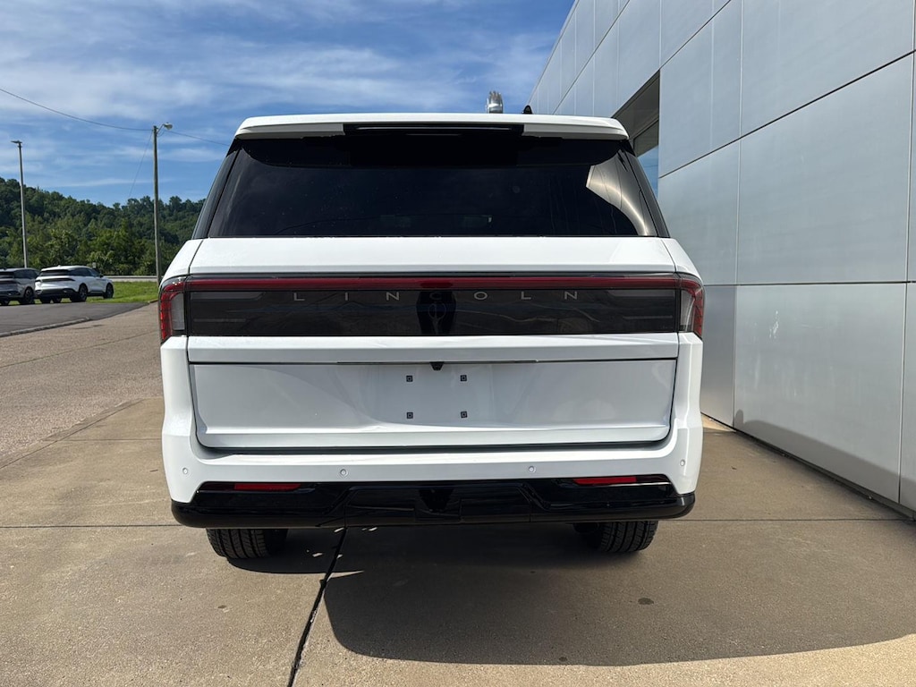 New 2026 Lincoln Navigator L Reserve SUV
