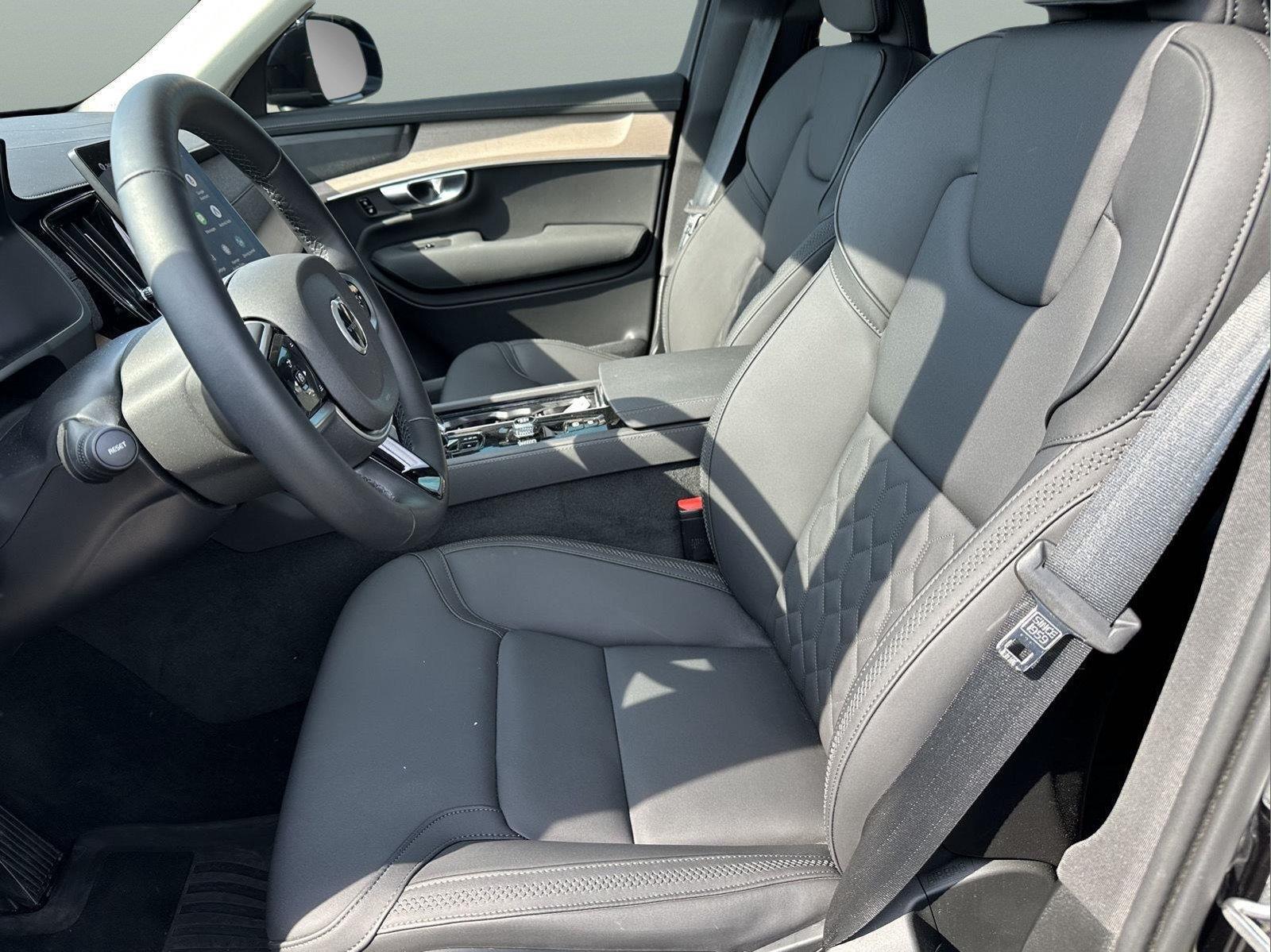 2026 Volvo XC90 Plus - Photo 15