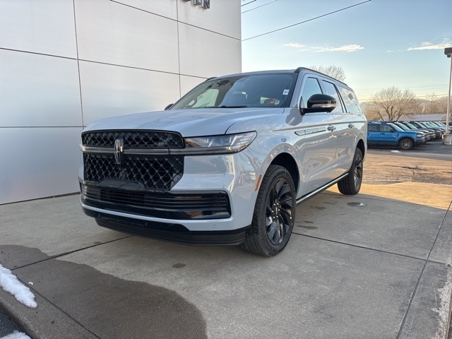 2026 Lincoln Navigator Reserve's photo