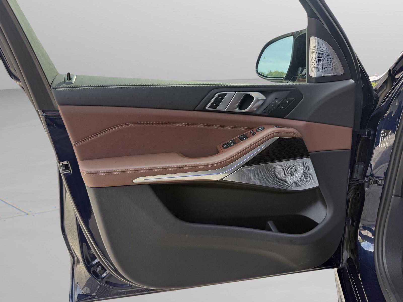 2026 BMW X5 M60i - Photo 13