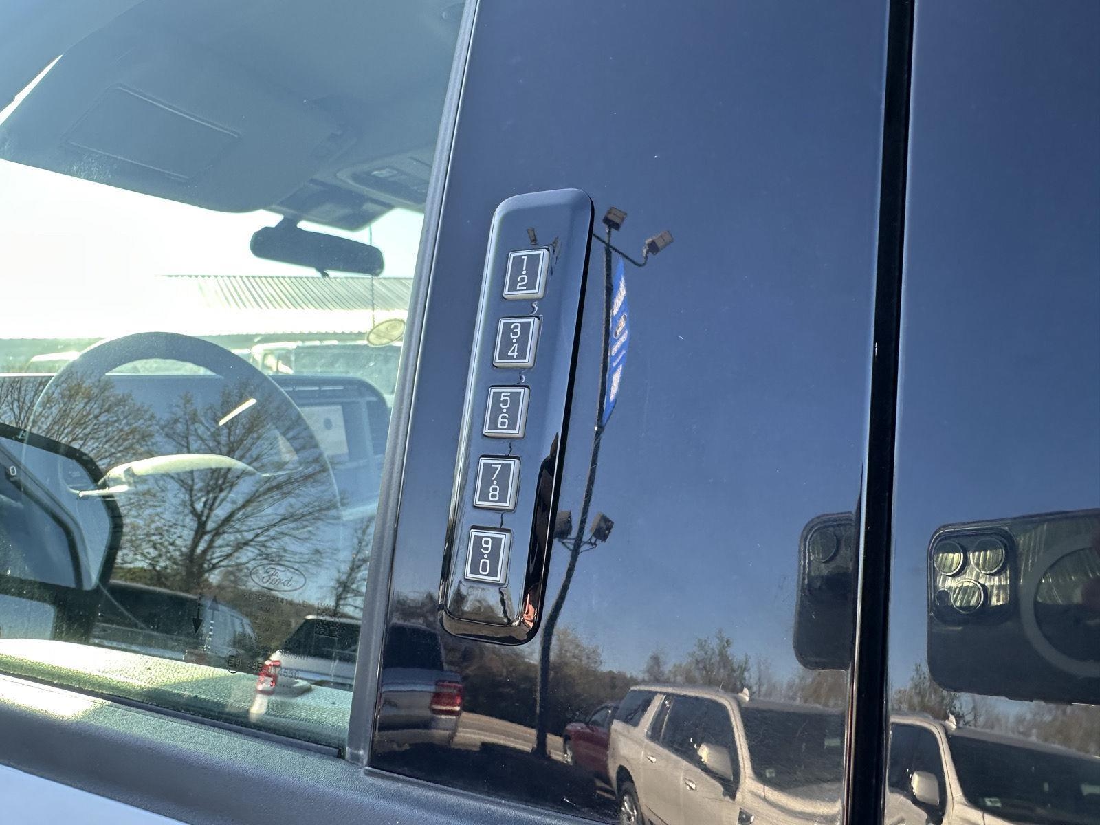 2024 Ford F-250 Super Duty XLT - Photo 11