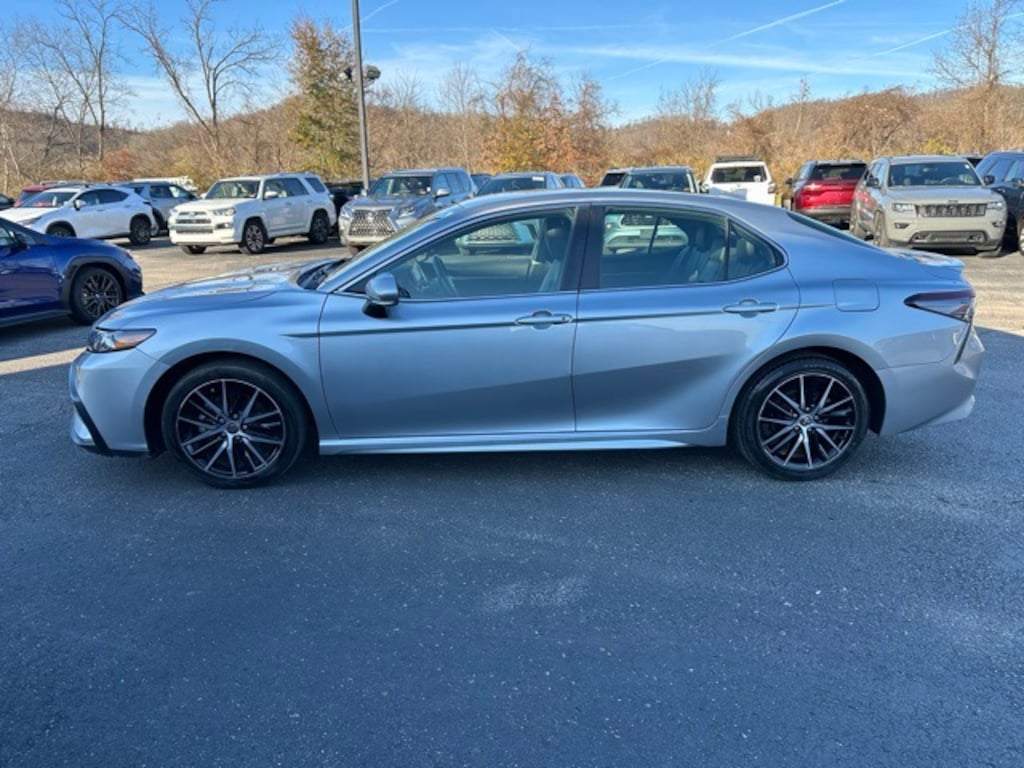 Used 2023 Toyota Camry SE Sedan