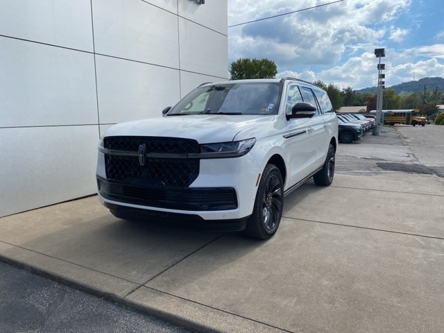 2025 Lincoln Navigator Reserve L's photo