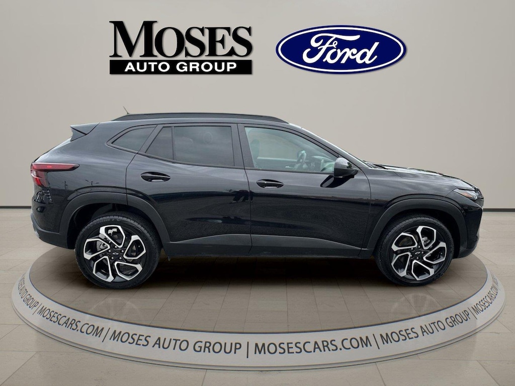 Used 2025 Chevrolet Trax 2RS SUV