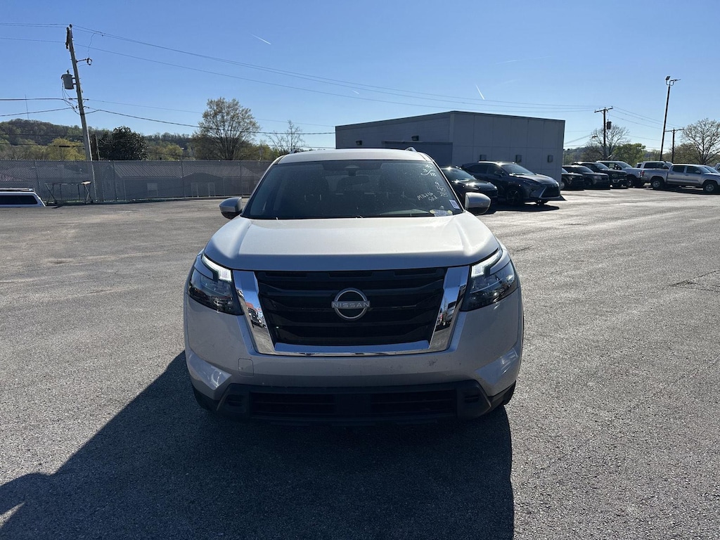 Used 2025 Nissan Pathfinder SV SUV