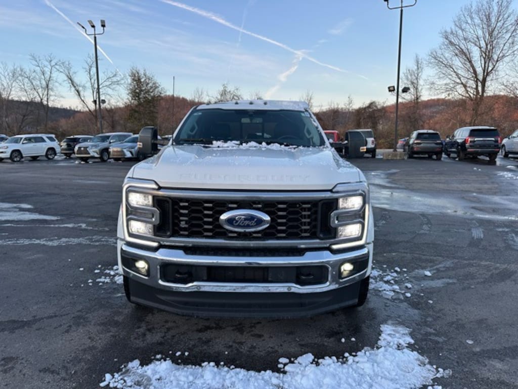 Used 2024 Ford F-450SD Lariat Truck