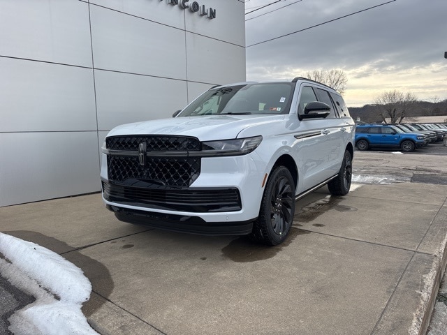 2025 Lincoln Navigator Reserve's photo