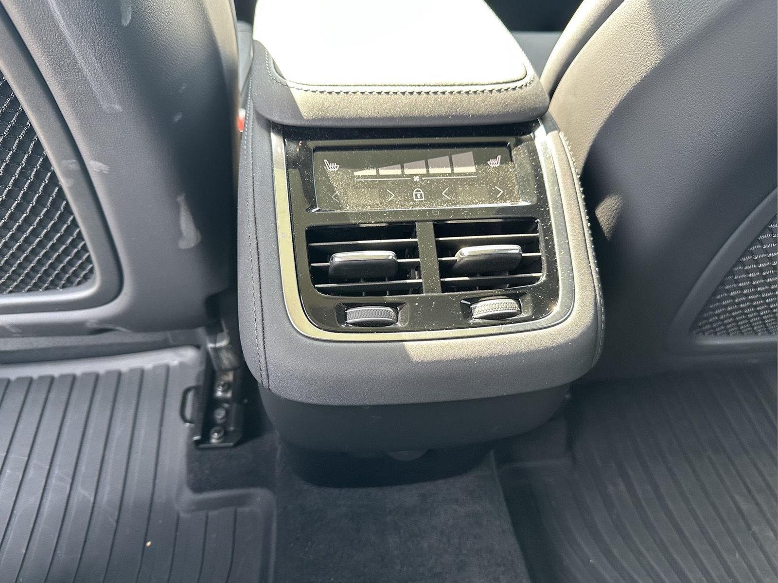2026 Volvo XC90 Plus - Photo 22