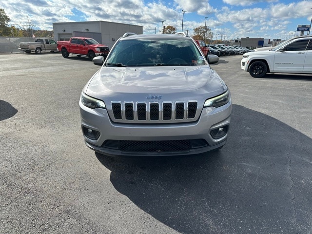 Used 2019 Jeep Cherokee Latitude with VIN 1C4PJMCB6KD355167 for sale in Saint Albans, WV