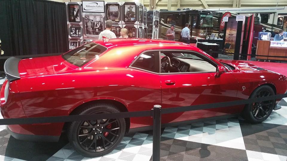 Barret_Jackson_Exclusive_Auction_vehicle_2015_Dodge_Charger_Hellcat