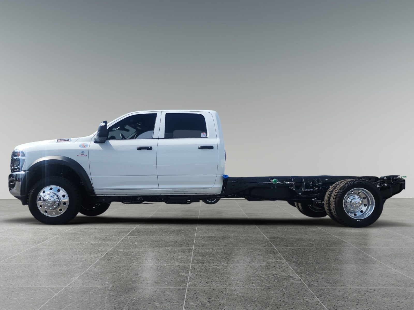 2025 Ram 5500 Tradesman photo 2