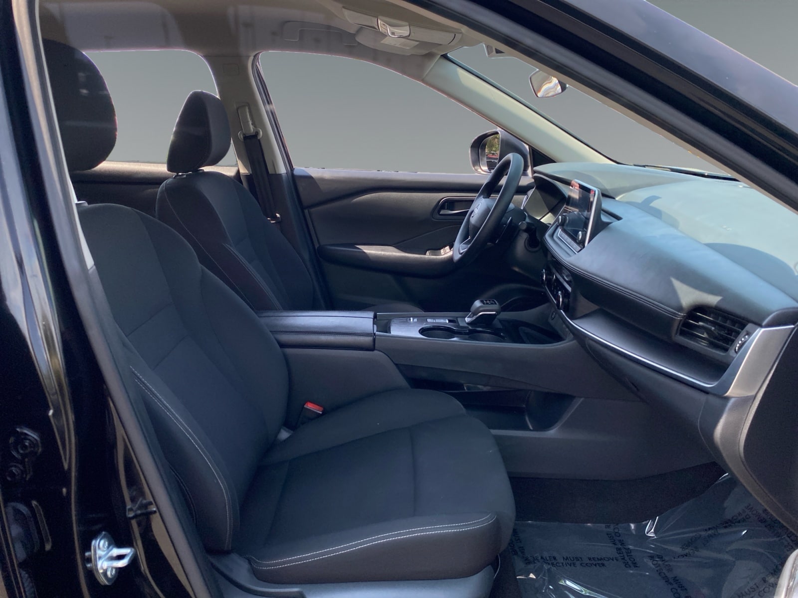 2025 Nissan Rogue S - Photo 15