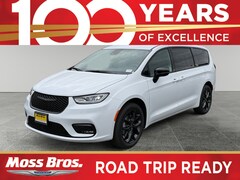 2026 Chrysler Pacifica Select Passenger Van