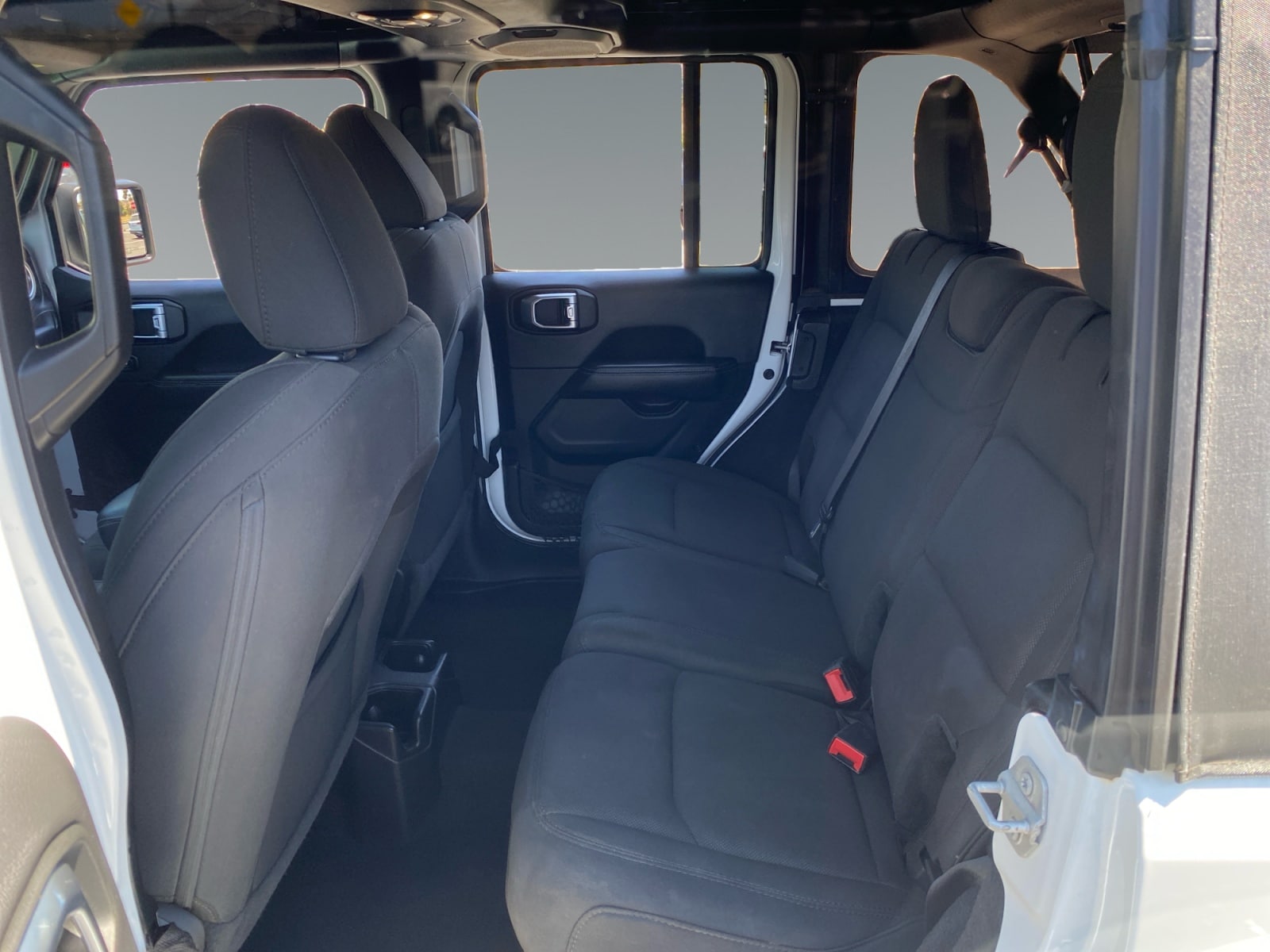 2023 Jeep Wrangler 4-Door Sahara - Photo 13