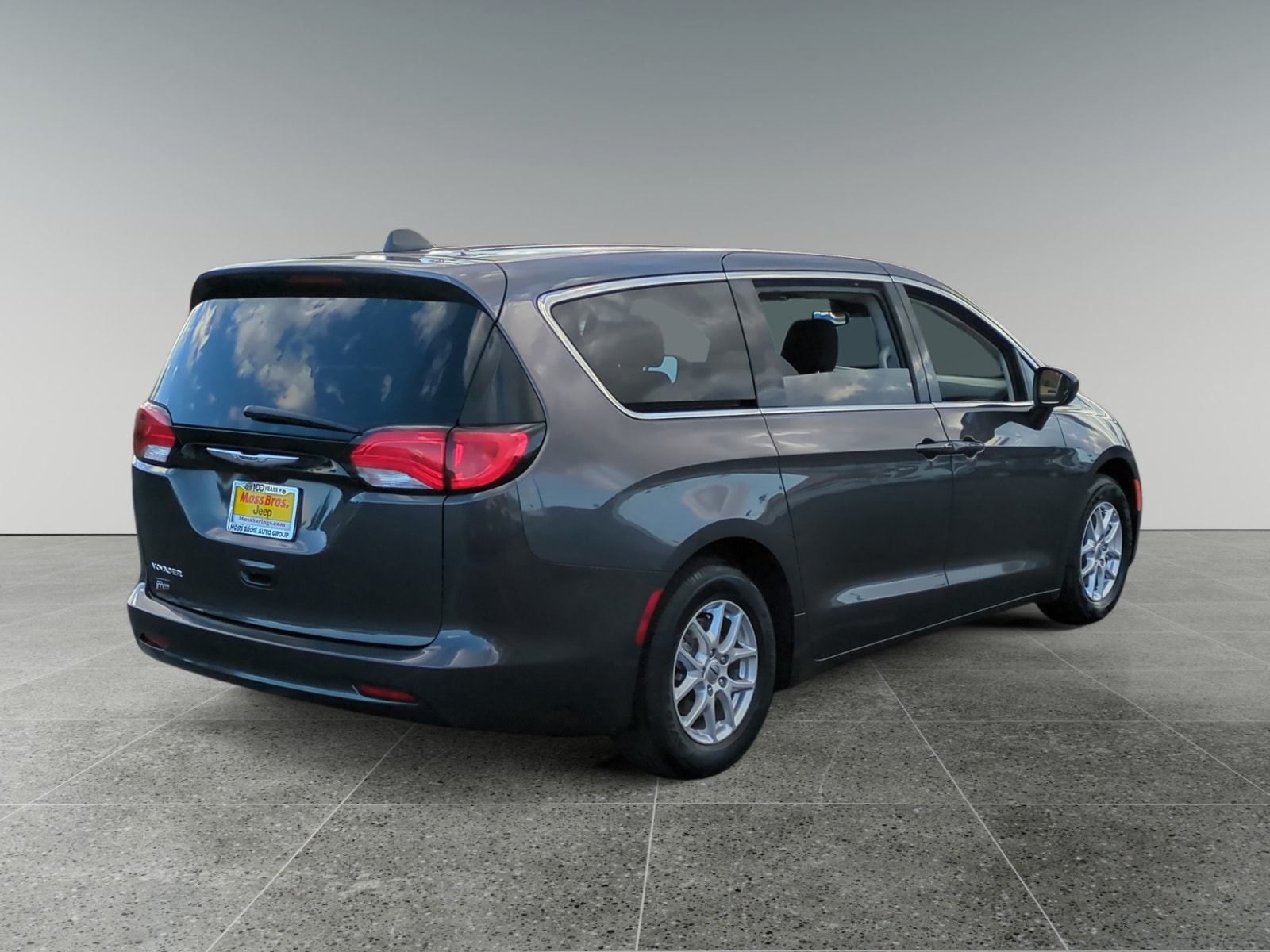 2023 Chrysler Voyager LX photo 5