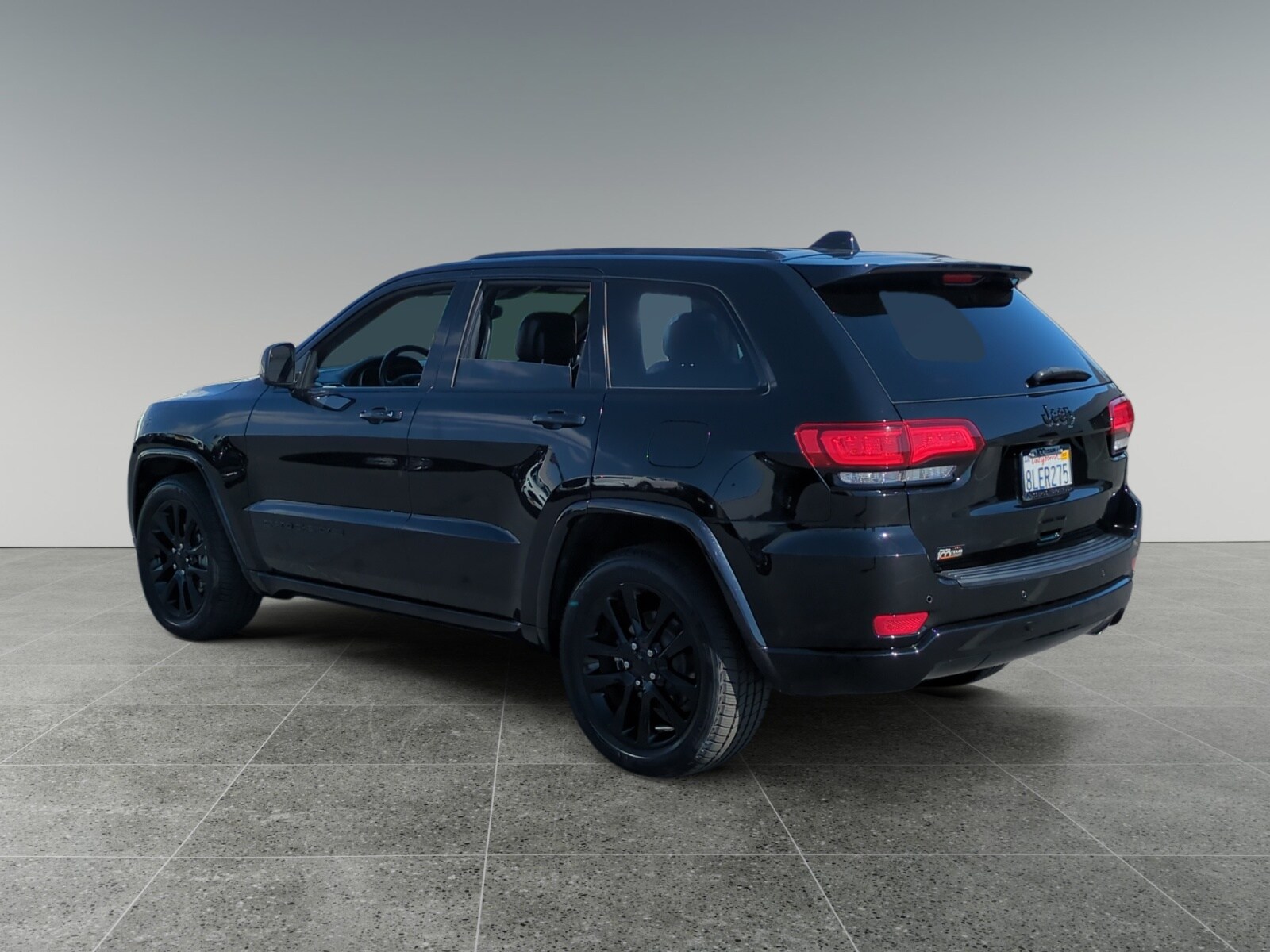 2019 Jeep Grand Cherokee Laredo photo 3