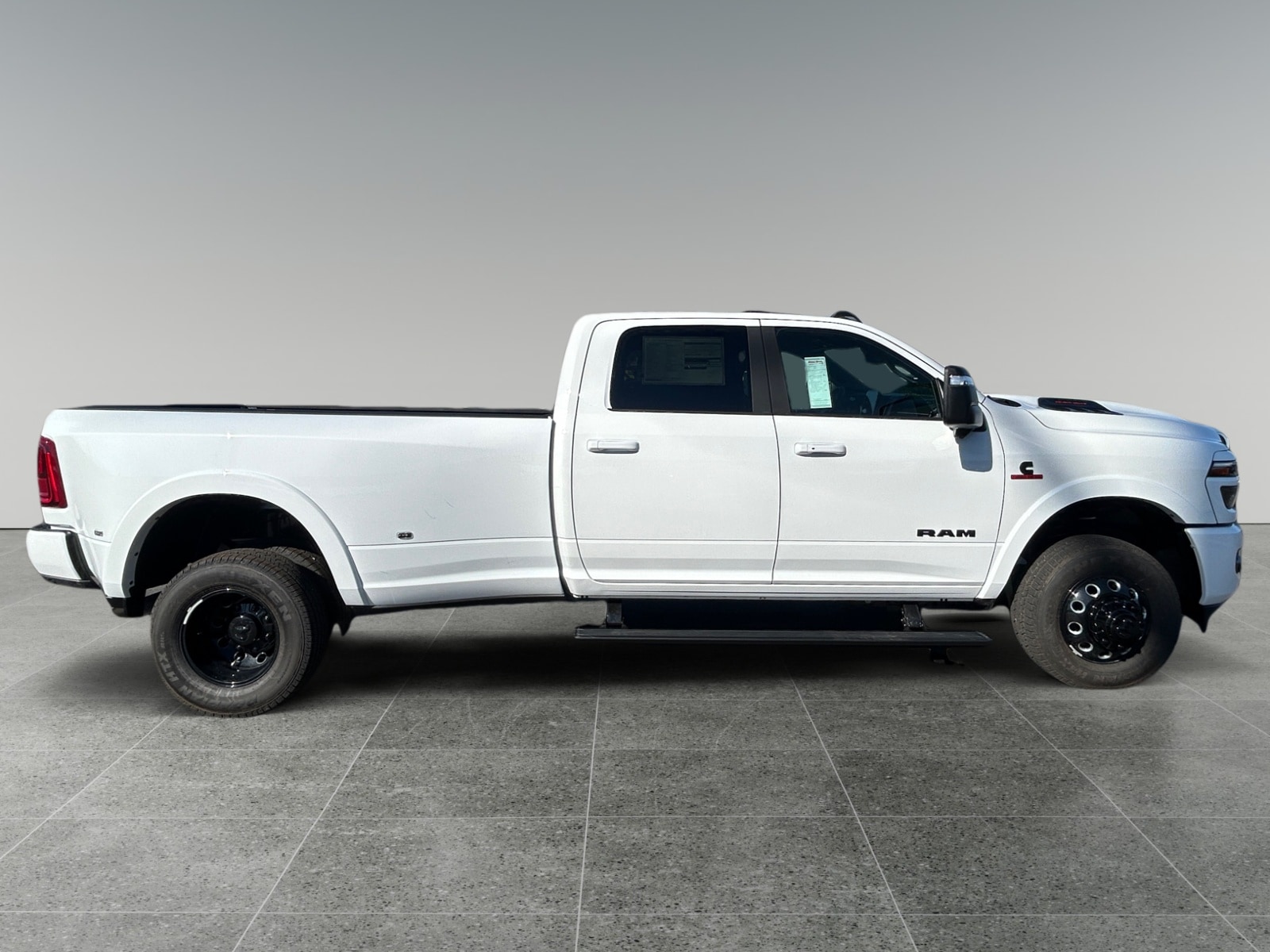2026 RAM 3500 Limited - Photo 6