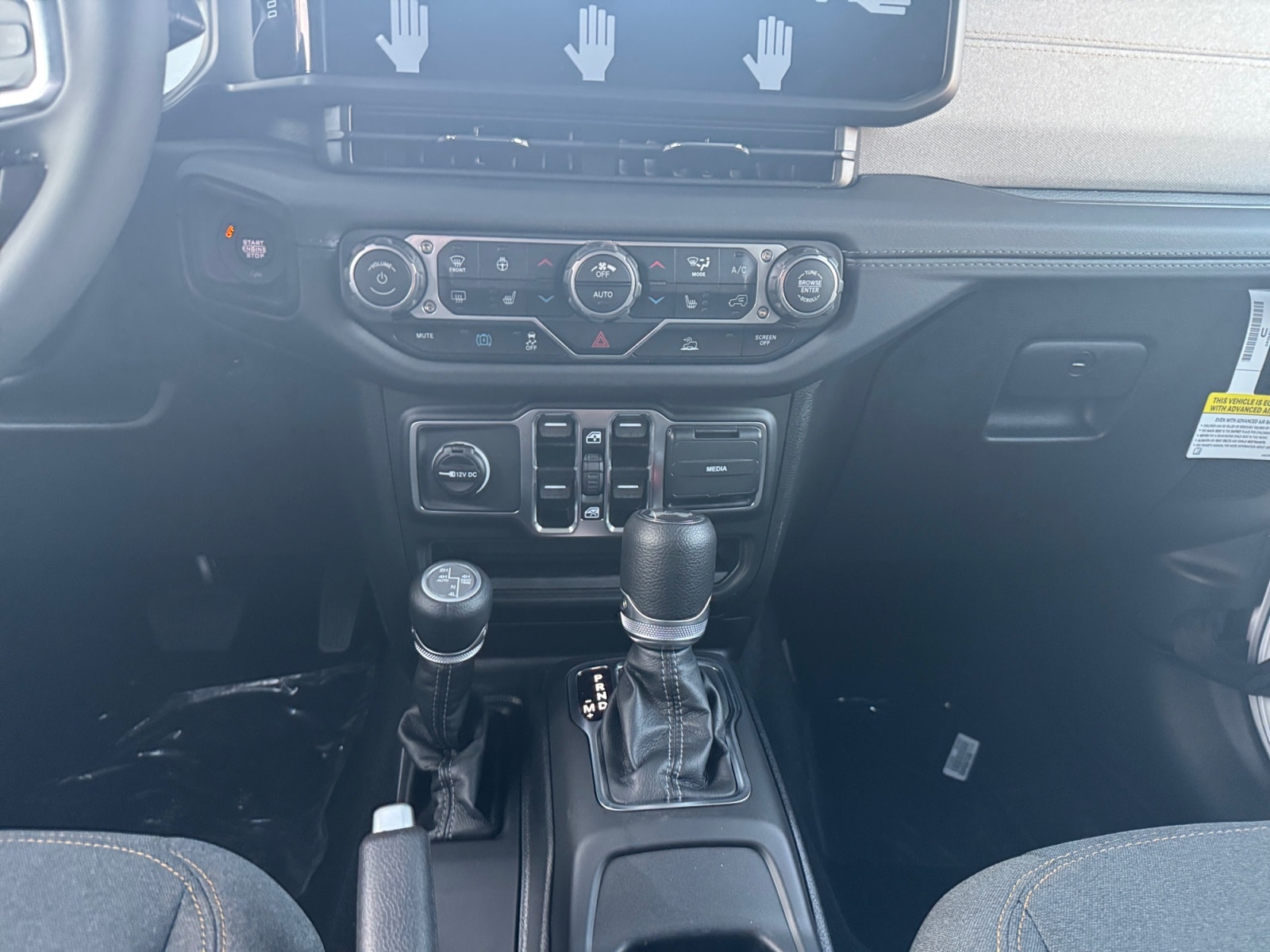 2025 Jeep Wrangler 4xe Sahara 4XE - Photo 11