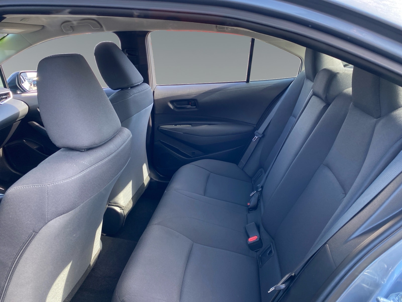 2025 Toyota Corolla LE - Photo 13