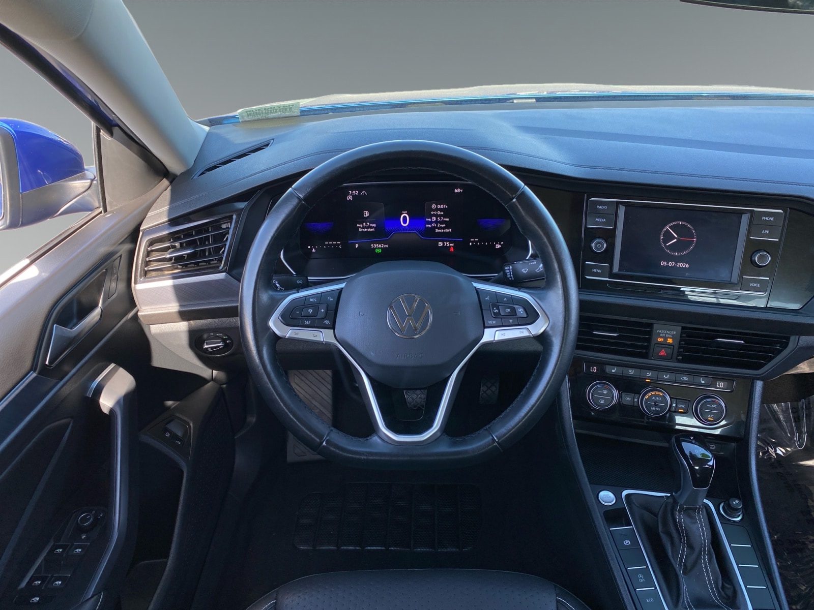 2024 Volkswagen Jetta SE - Photo 12