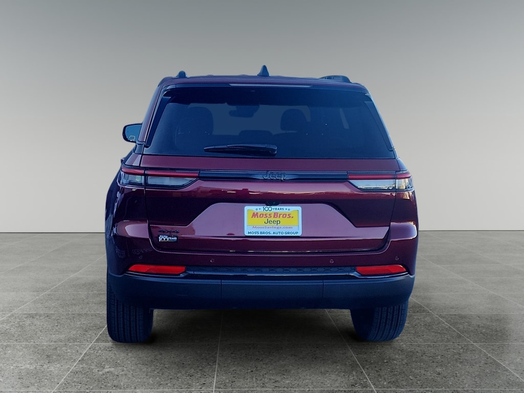 New 2025 Jeep Grand Cherokee Laredo Sport Utility