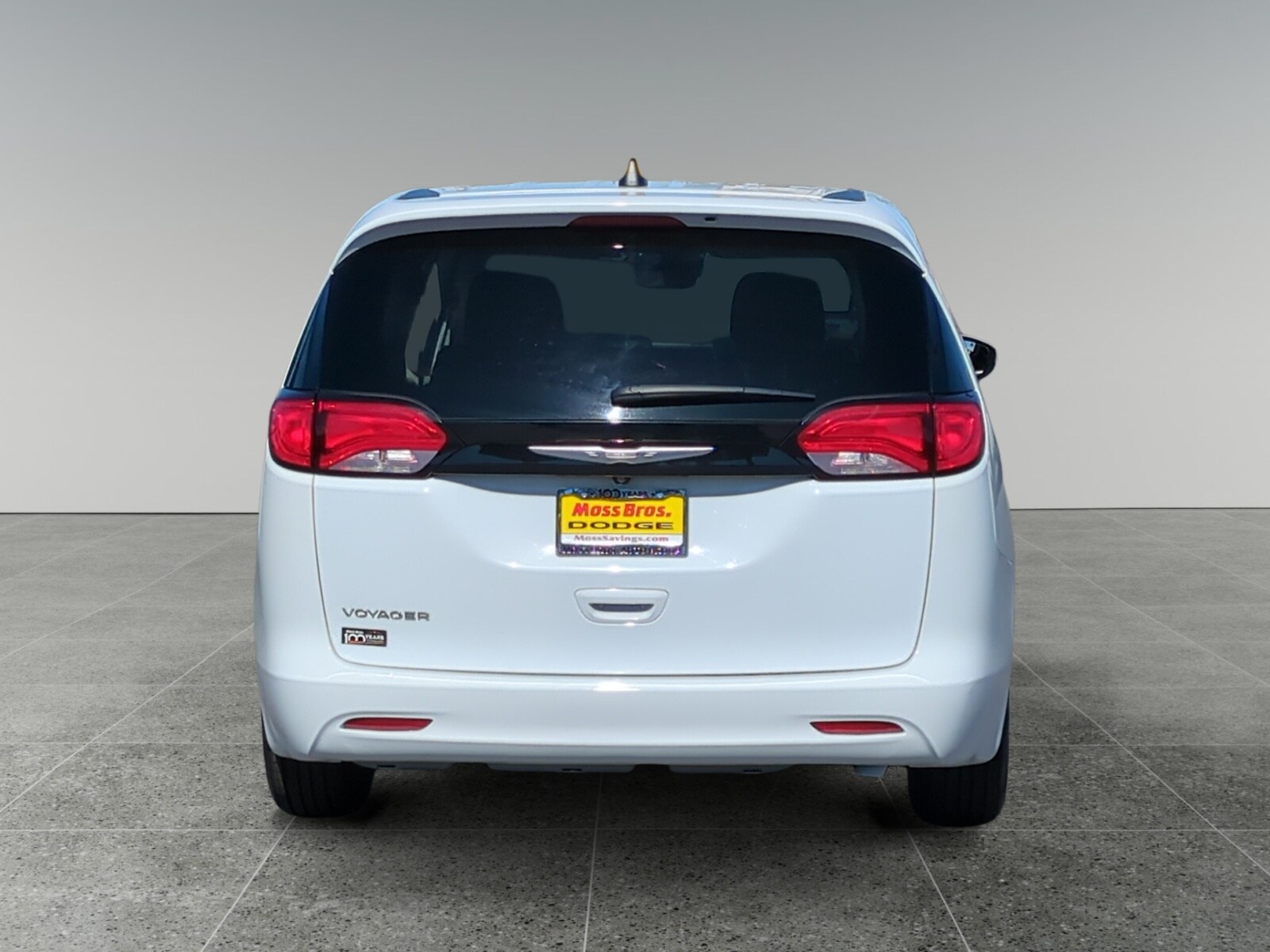 2023 Chrysler Voyager LX photo 3