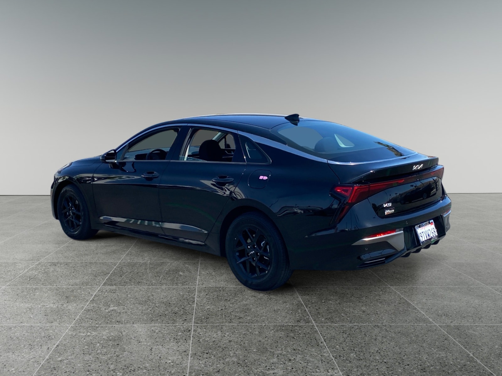 2025 Kia K5 LXS - Photo 3