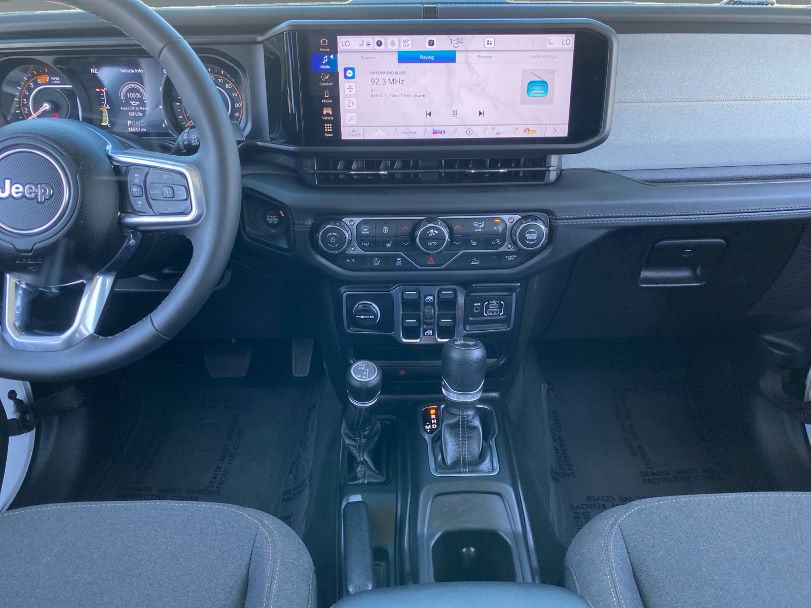 2026 Jeep Wrangler 4-Door Sahara - Photo 11