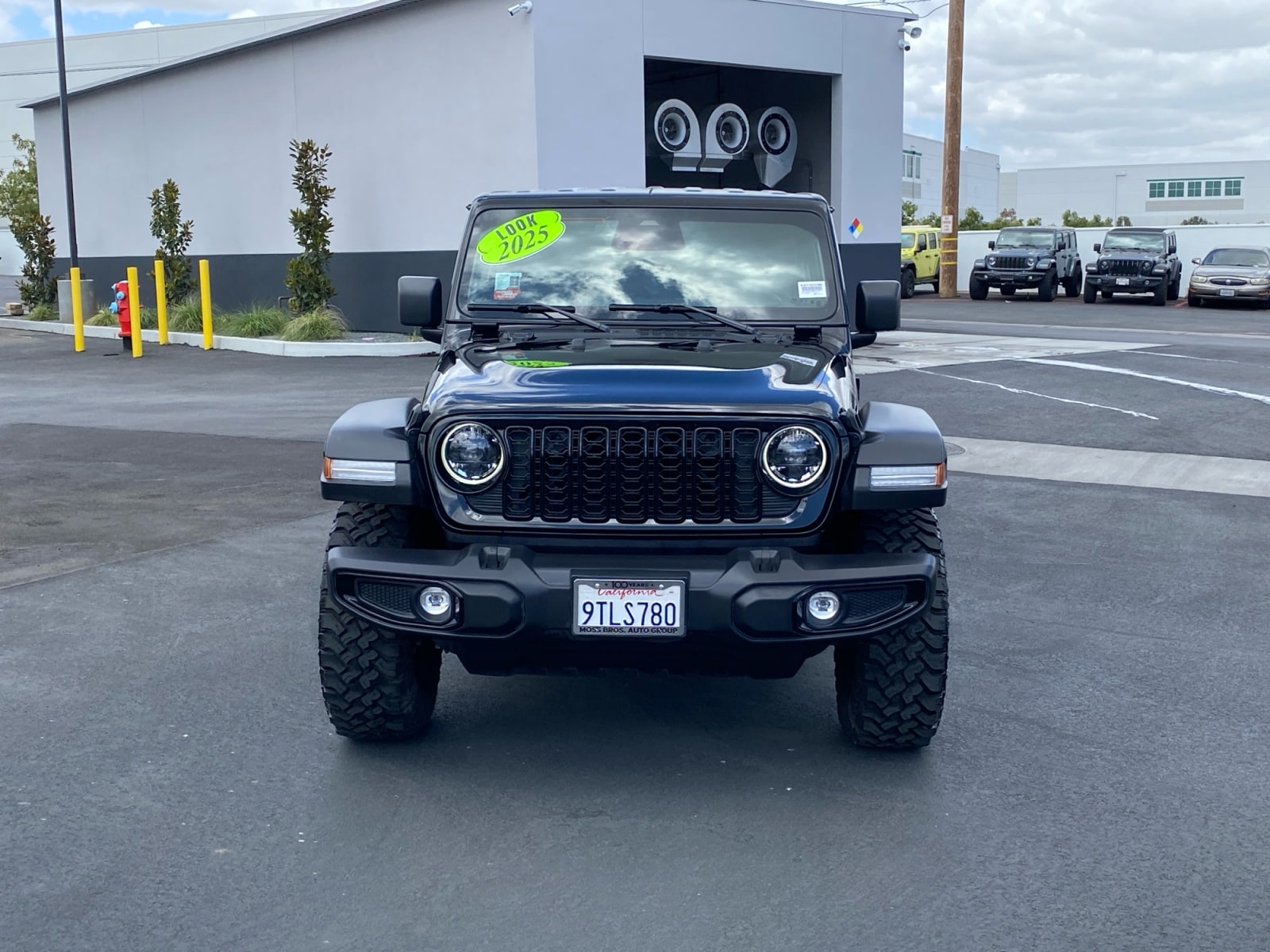 2025 Jeep Wrangler 4-Door Willys - Photo 8