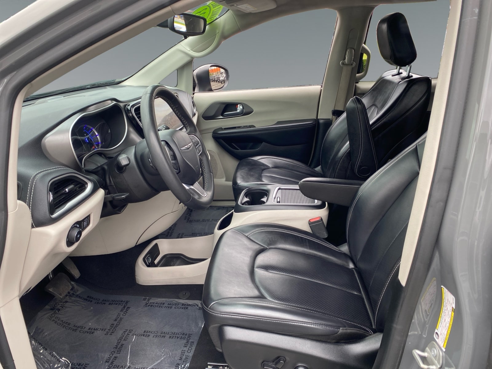 2023 Chrysler Pacifica Hybrid Touring L - Photo 9