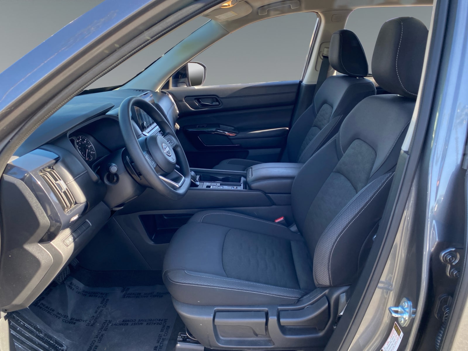 2025 Nissan Pathfinder S - Photo 9