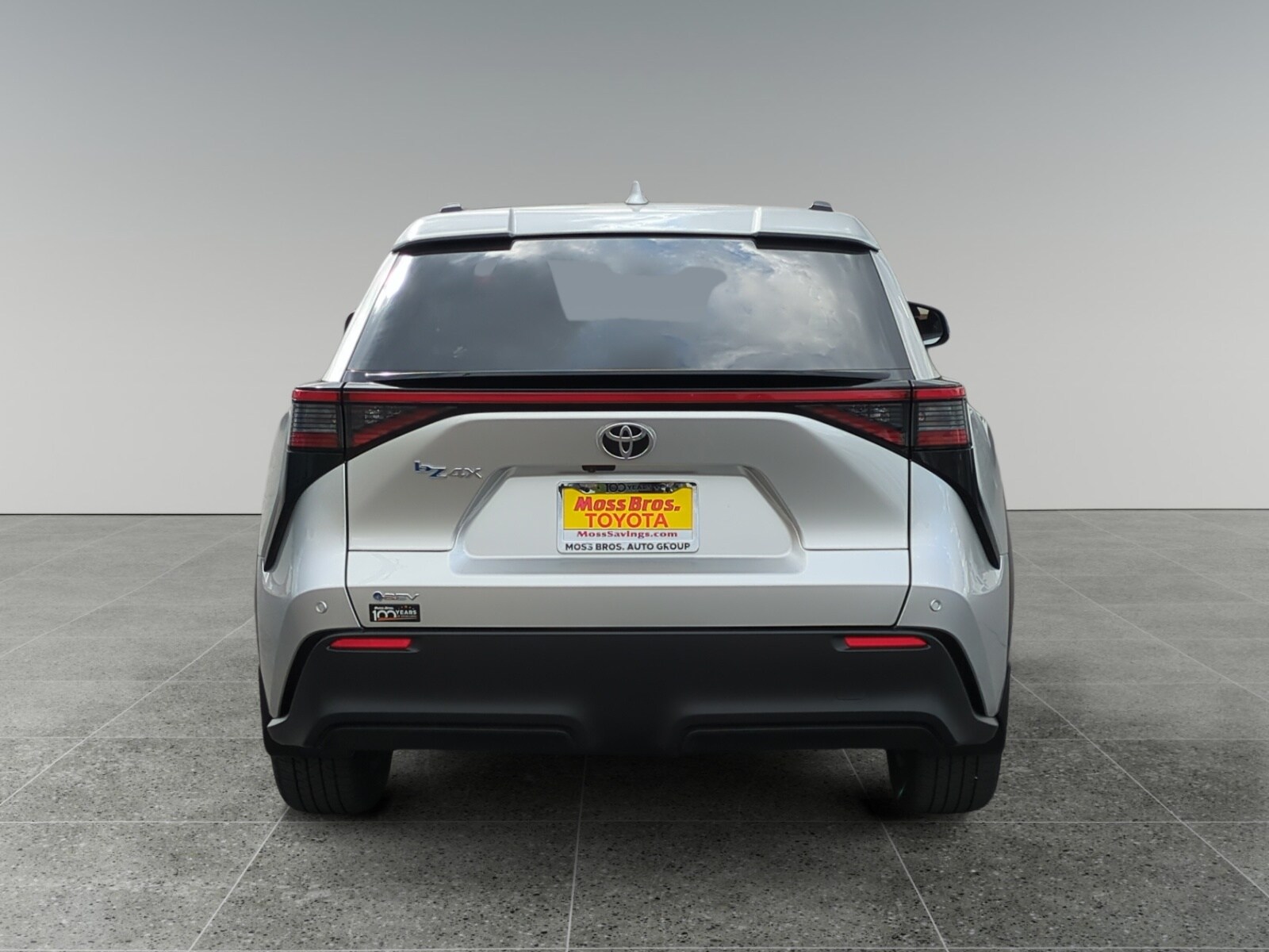 2025 Toyota bZ4X XLE photo 4