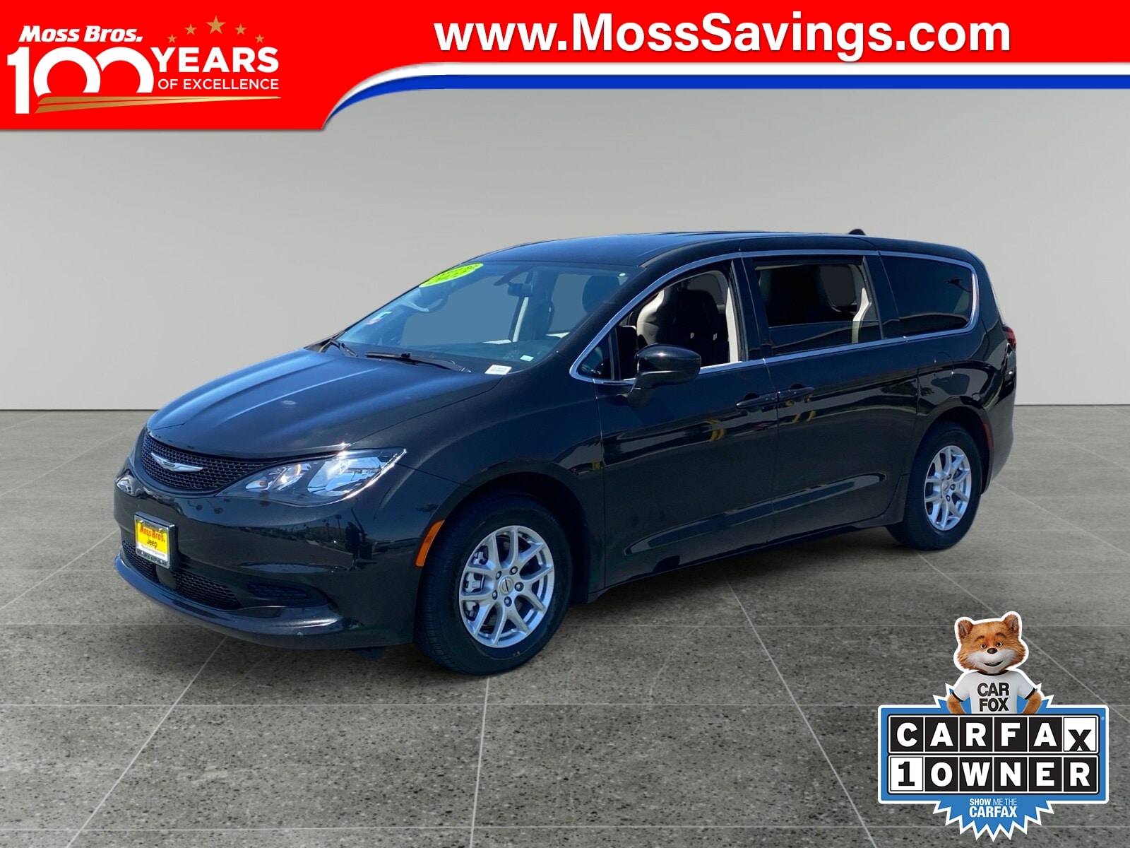 2022 Chrysler Voyager LX's photo