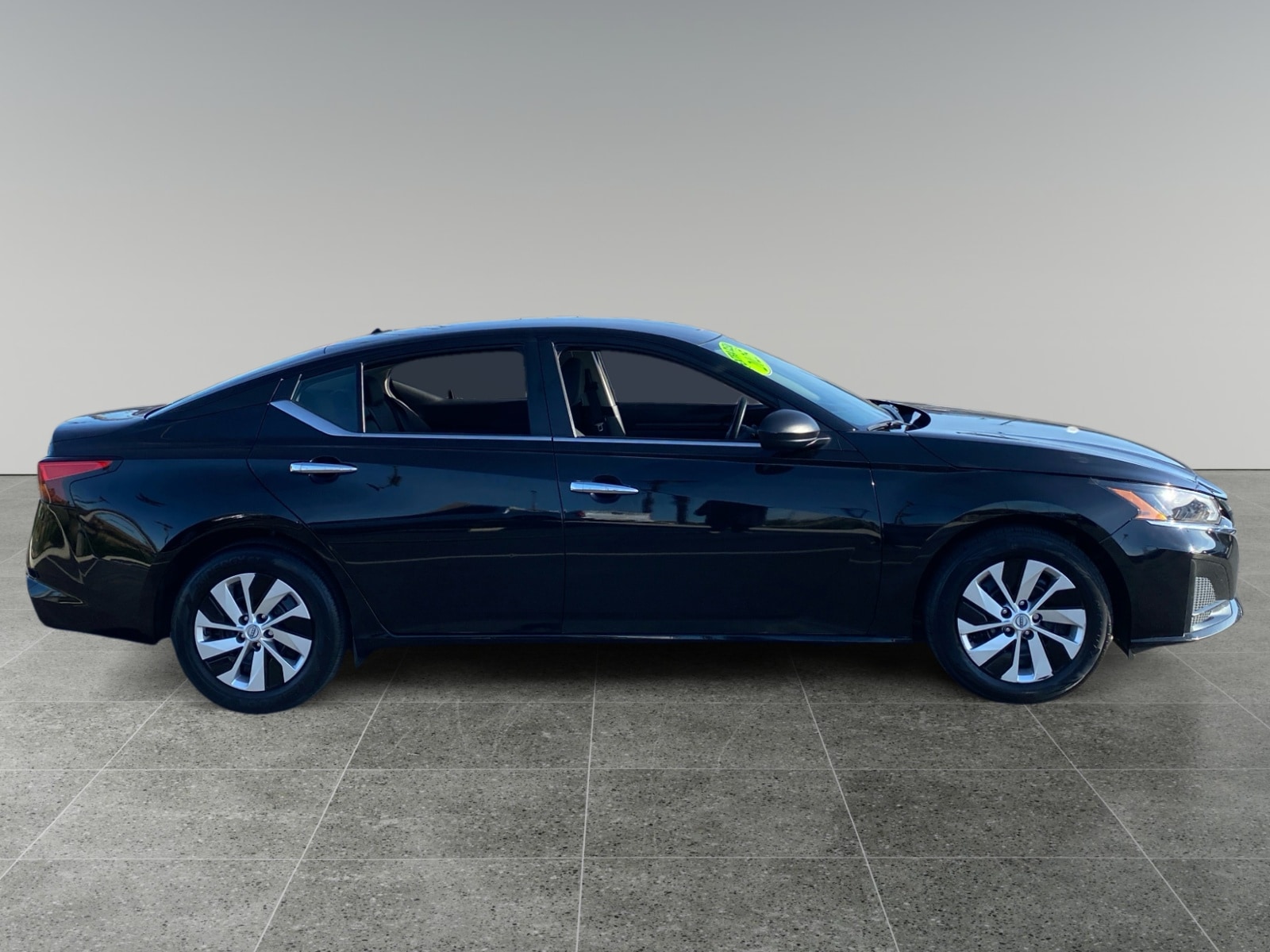 2025 Nissan Altima S - Photo 6