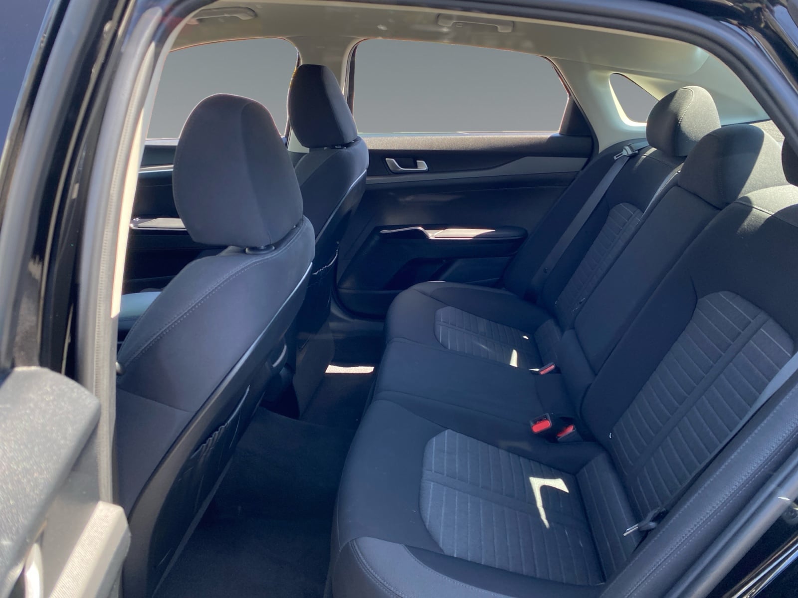 2025 Kia K5 LXS - Photo 13