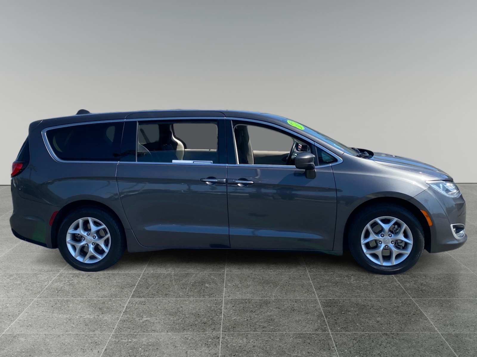 2019 Chrysler Pacifica Touring Plus photo 6