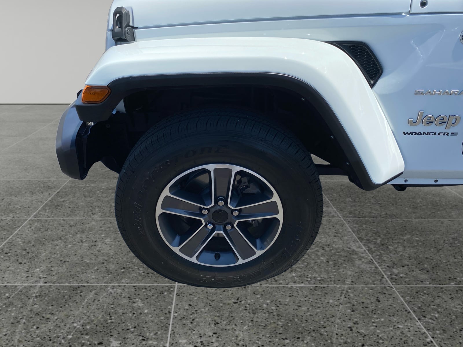 2023 Jeep Wrangler 4-Door Sahara - Photo 14