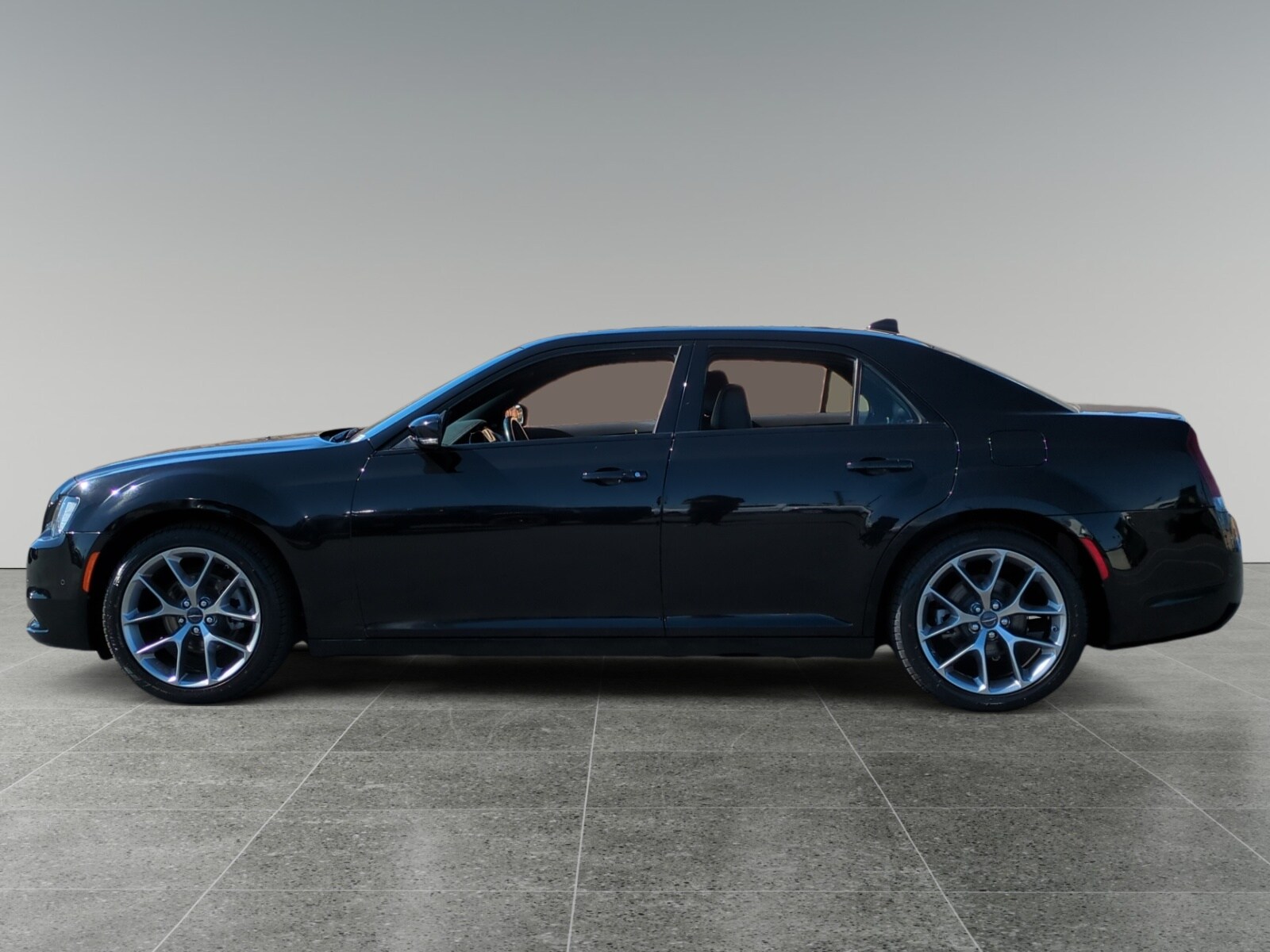 2022 Chrysler 300 S photo 2