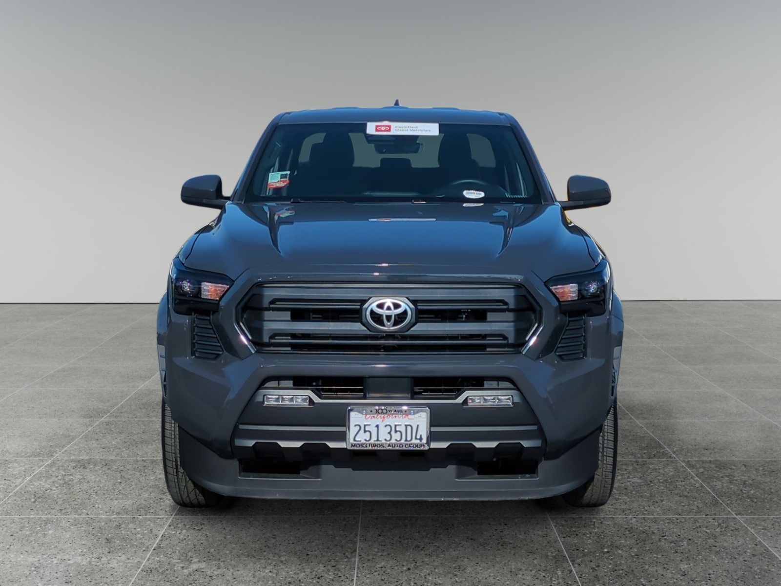 2025 Toyota Tacoma SR5 - Photo 8