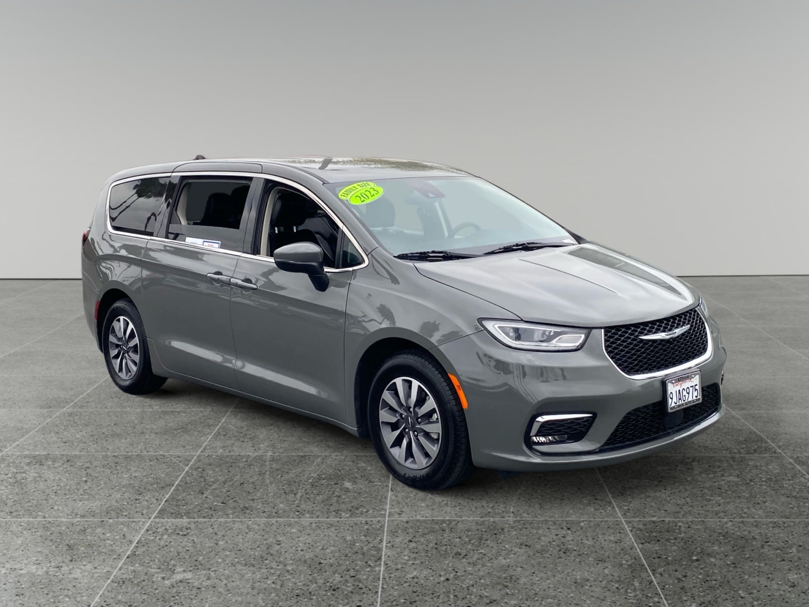 2023 Chrysler Pacifica Hybrid Touring L - Photo 7