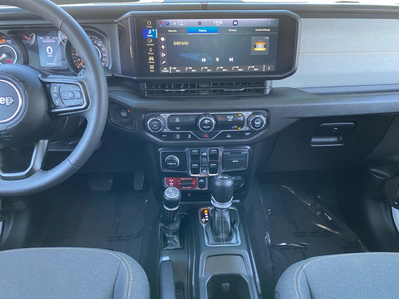 2025 Jeep Wrangler 4-Door Willys - Photo 11