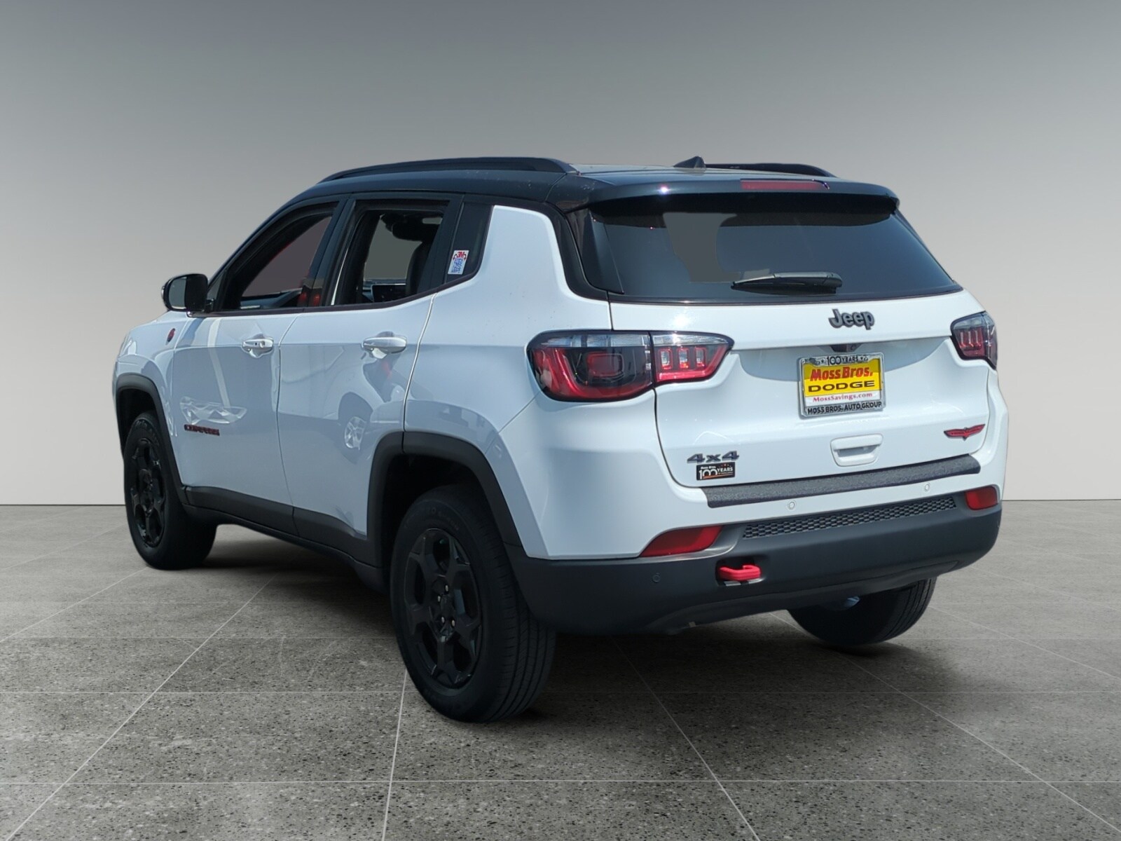 2023 Jeep Compass Trailhawk photo 2